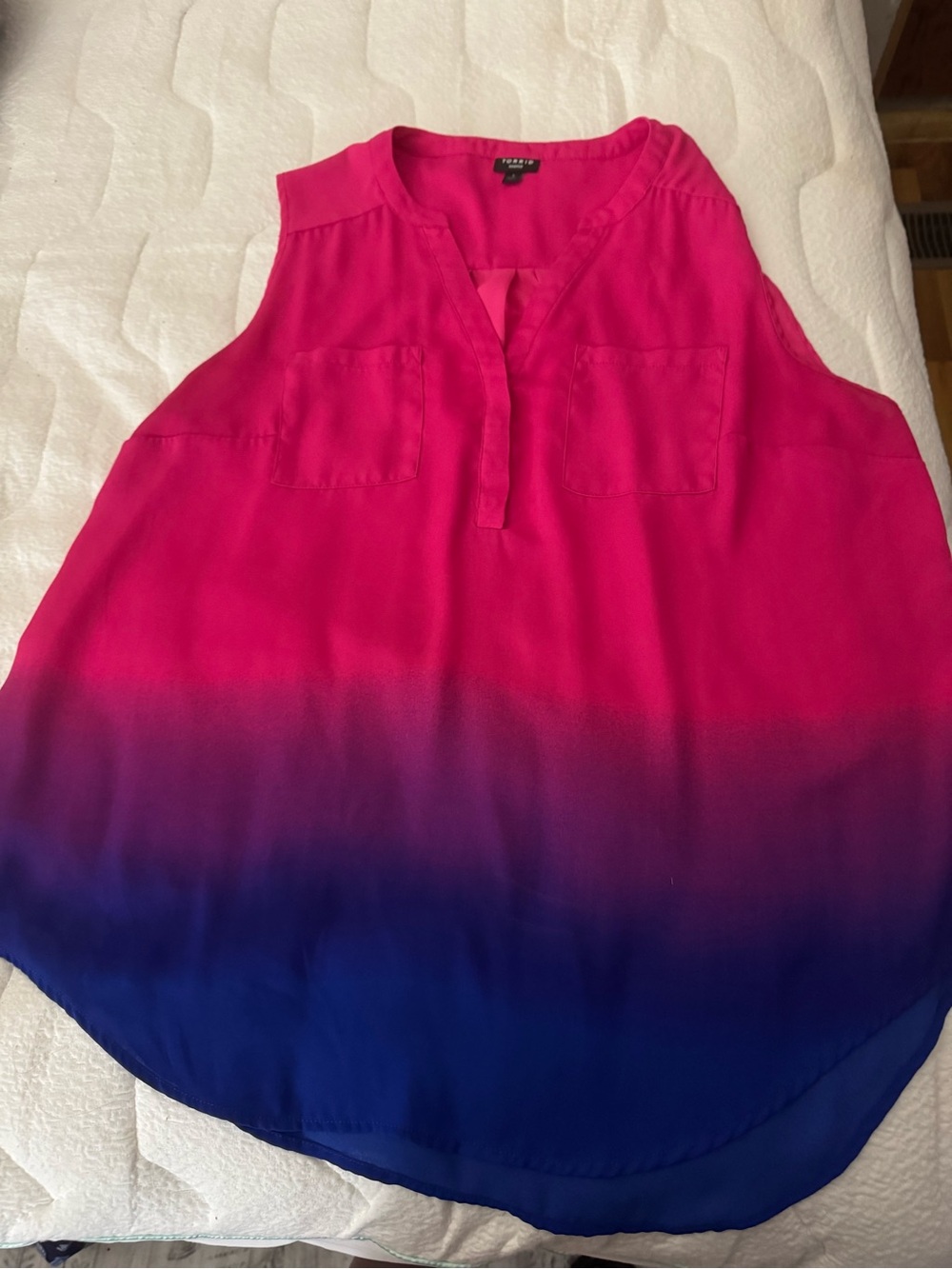 Torrid size 1 Ombre Sleeveless Blouse in Fuchsia to Blue